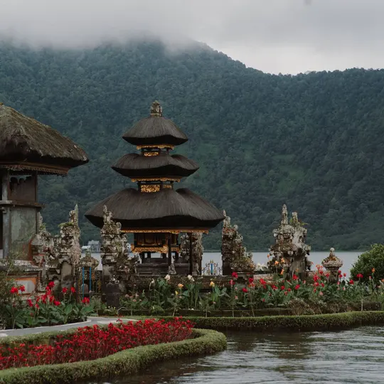 Pura Ulun Danu Beratan di Tabanan